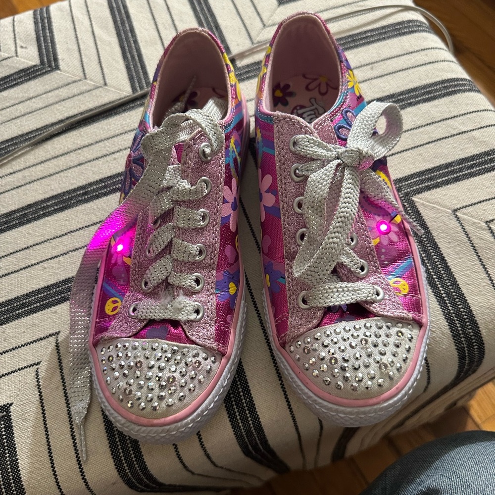 Light up Twinkle toes Sketchers sz-3 kids